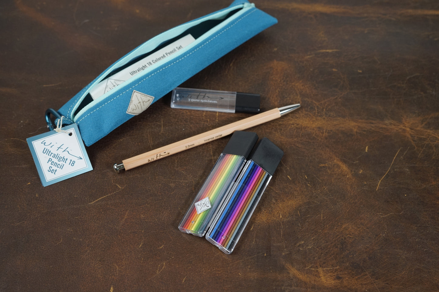 With 18 Lead Ultralight Colored Pencil Set