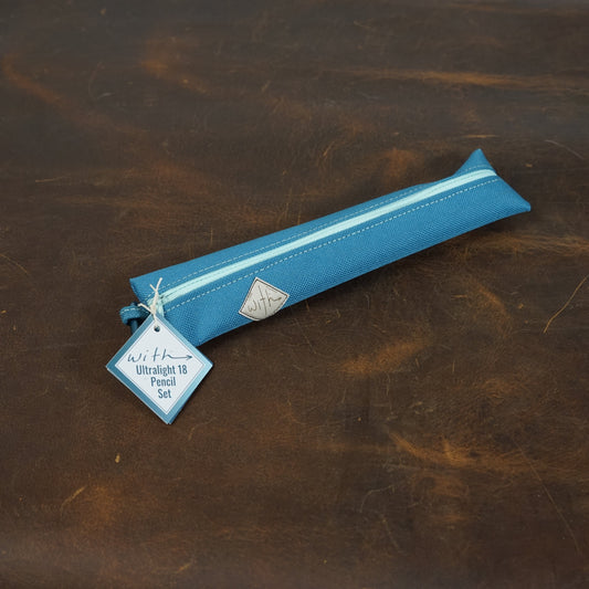 With 18 Lead Ultralight Colored Pencil Set