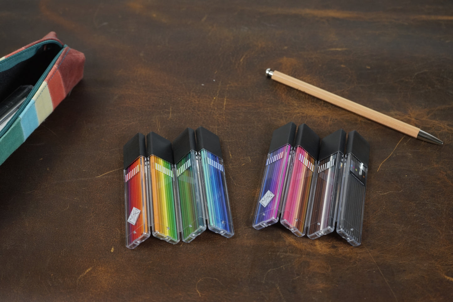 With 72 Lead Deluxe Drawing Set