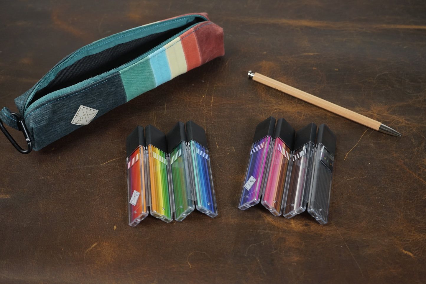 With 72 Lead Deluxe Drawing Set